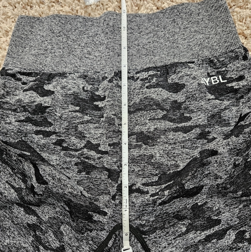 NWT AYBL Evolve Camo Seamless Leggings - medium - Picture 8 of 13